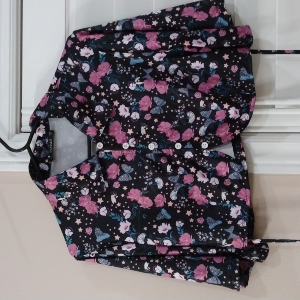 Button Down Crop Top - Picture 2 of 5